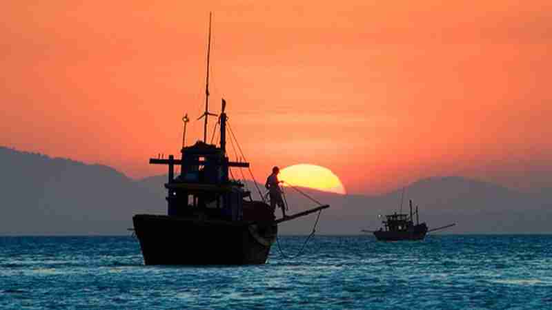 Sunset on the South China Sea off Mũi Né village on the south east coast of Vietnam, tags: prangert chinesische - CC BY-SA